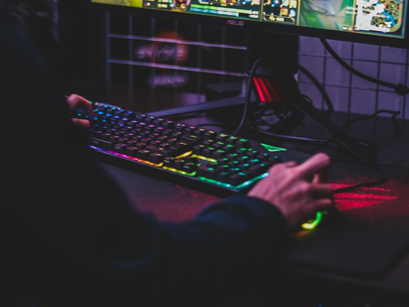 Editor writing a raid guide